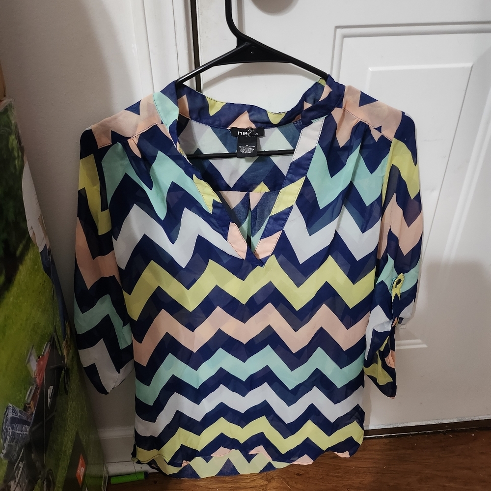Rue 21 top M